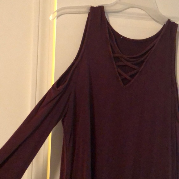 Maroon strappy cold shoulder top - Picture 3 of 3